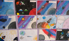 Выставка ученических работ на космическую тематику